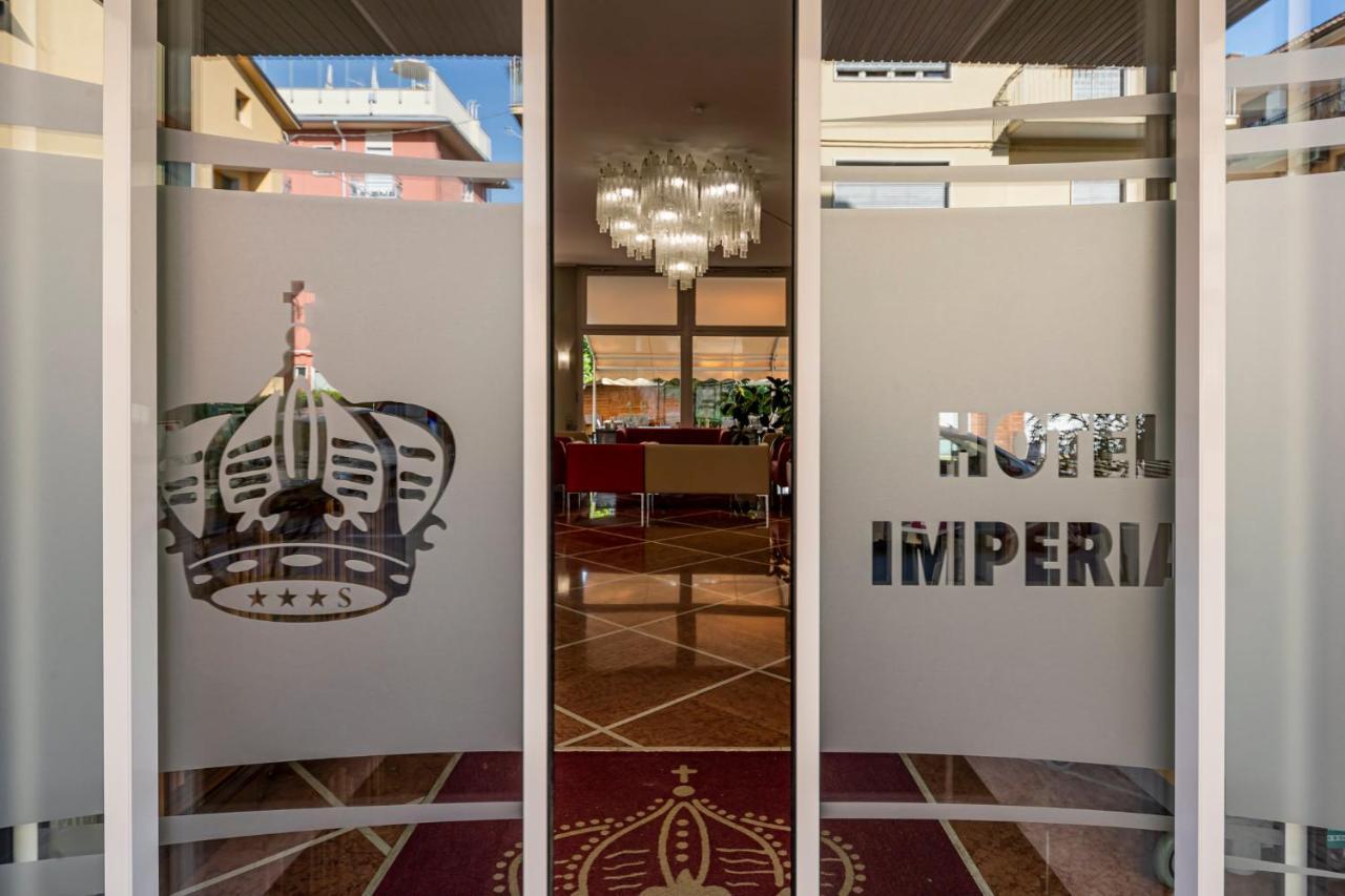 Imperial ***s Hotel