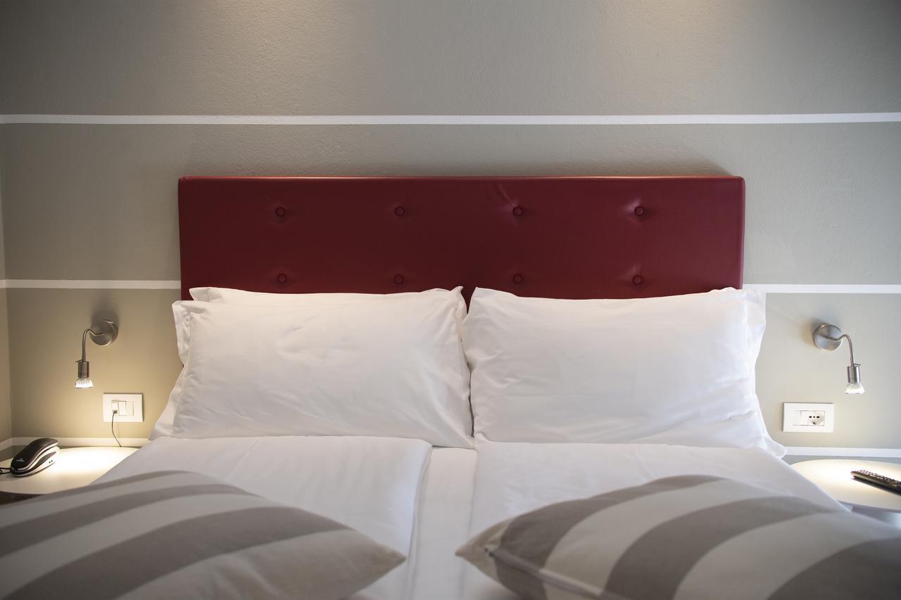 Imperial ***s Hotel